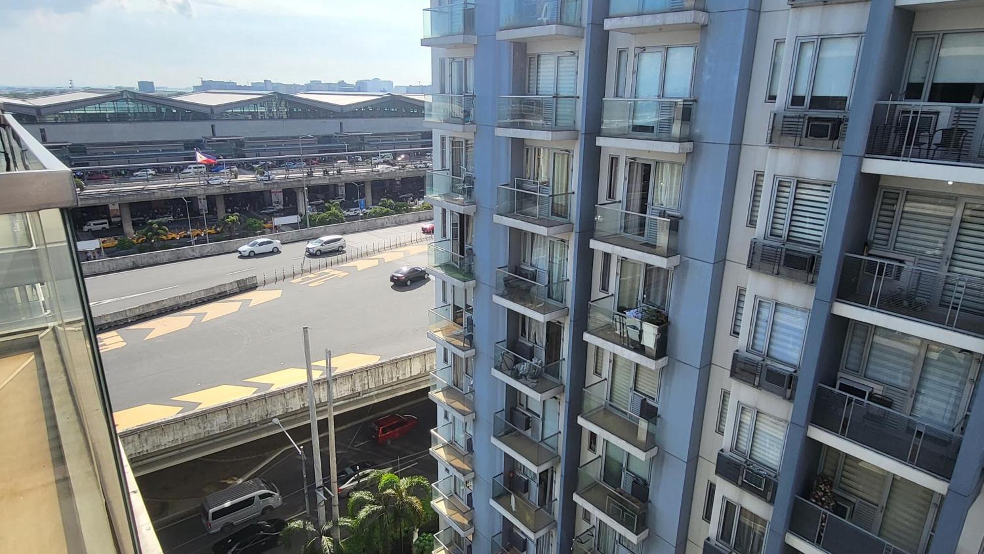 One Palm Tree Villas Condominium - Studio 10Th-O Fl With Balcony - Across Terminal 3 Airport 마닐라 외부 사진